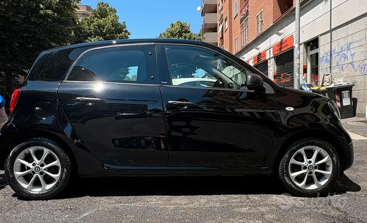 Usata Smart ForFour Passion 90 CV (66 kW) 2017 Nero Utilitaria