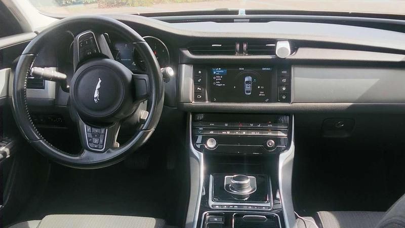 Usata Jaguar XF Business Edition 163 CV (119 kW) 2016 Bianco Berlina
