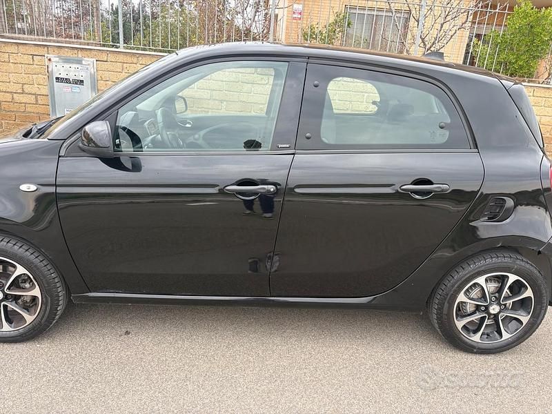 Usata Smart ForFour Passion 2017 Nero Utilitaria