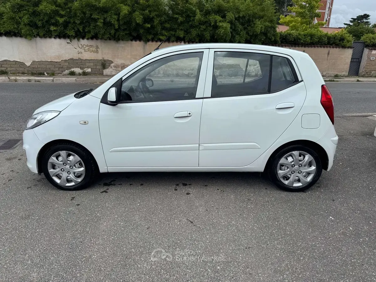 Usata Hyundai i10 69 CV (50 kW) 2013 Bianco Utilitaria