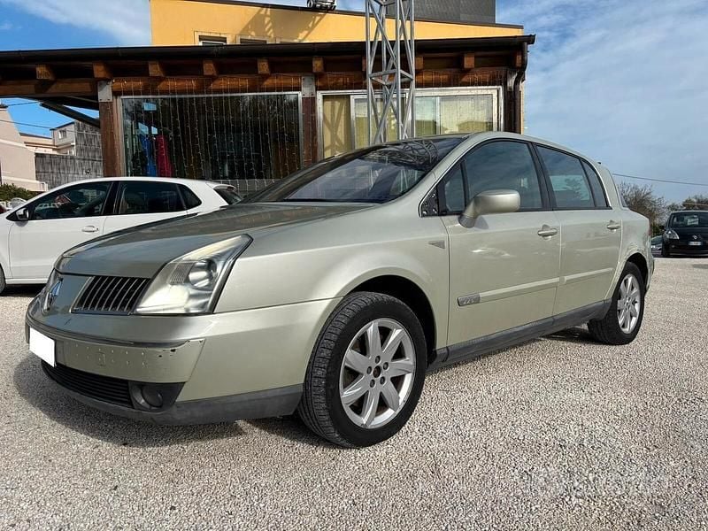 Usata Renault Vel Satis 149 CV (109 kW) 2004 Grigio Utilitaria