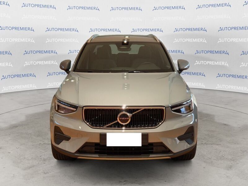 Nuova Volvo XC40 Core 163 CV (119 kW) 2025 Grigio SUV