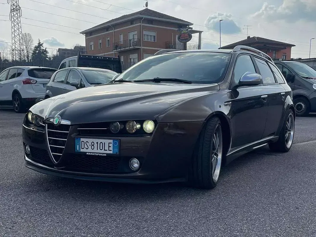 Usata Alfa Romeo 159 Distinctive 260 CV (191 kW) 2008 Marrone Station wagon