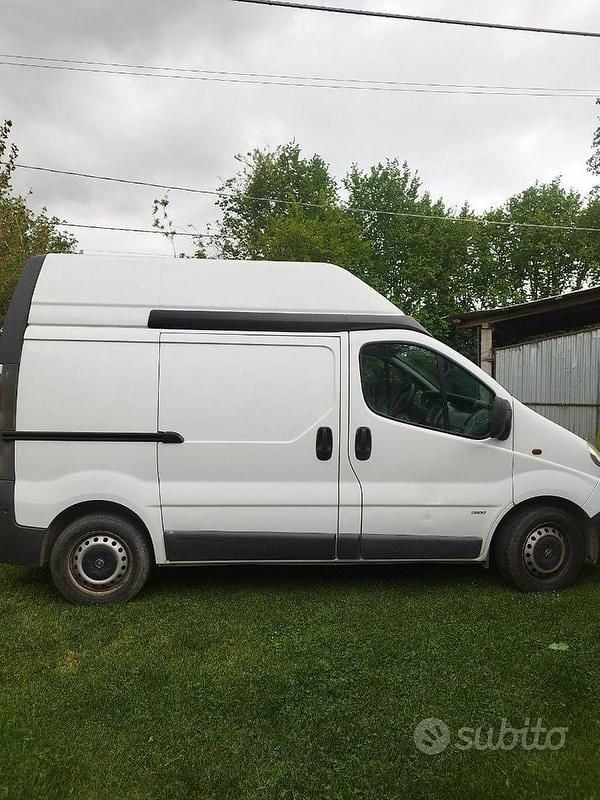 Usata Opel Vivaro 146 CV (107 kW) 2008 Bianco Monovolume