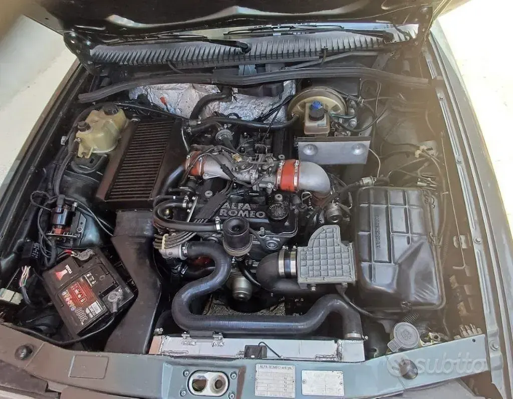 Usata Alfa Romeo 75 155 CV (114 kW) 1986 Verde Berlina
