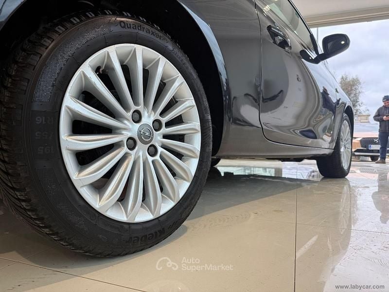 Usata Opel Adam Glam 87 CV (63 kW) 2015 Grigio Utilitaria