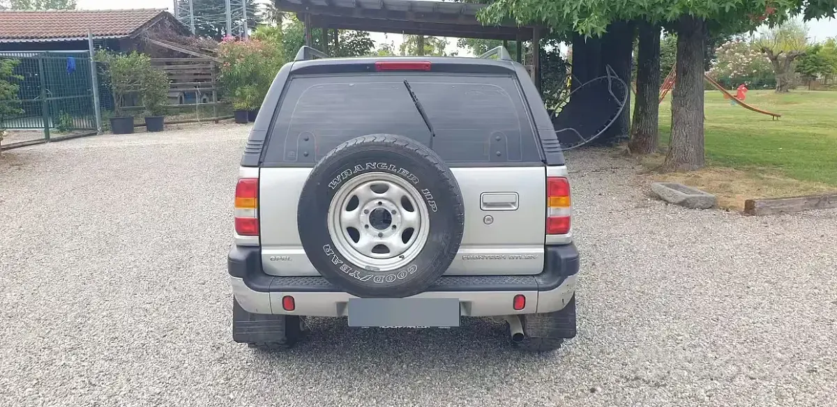 Usata Opel Frontera 115 CV (84 kW) 2000 Grigio SUV