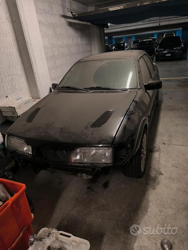 Usata Ford Sierra 200 CV (147 kW) 1991 Nero Berlina