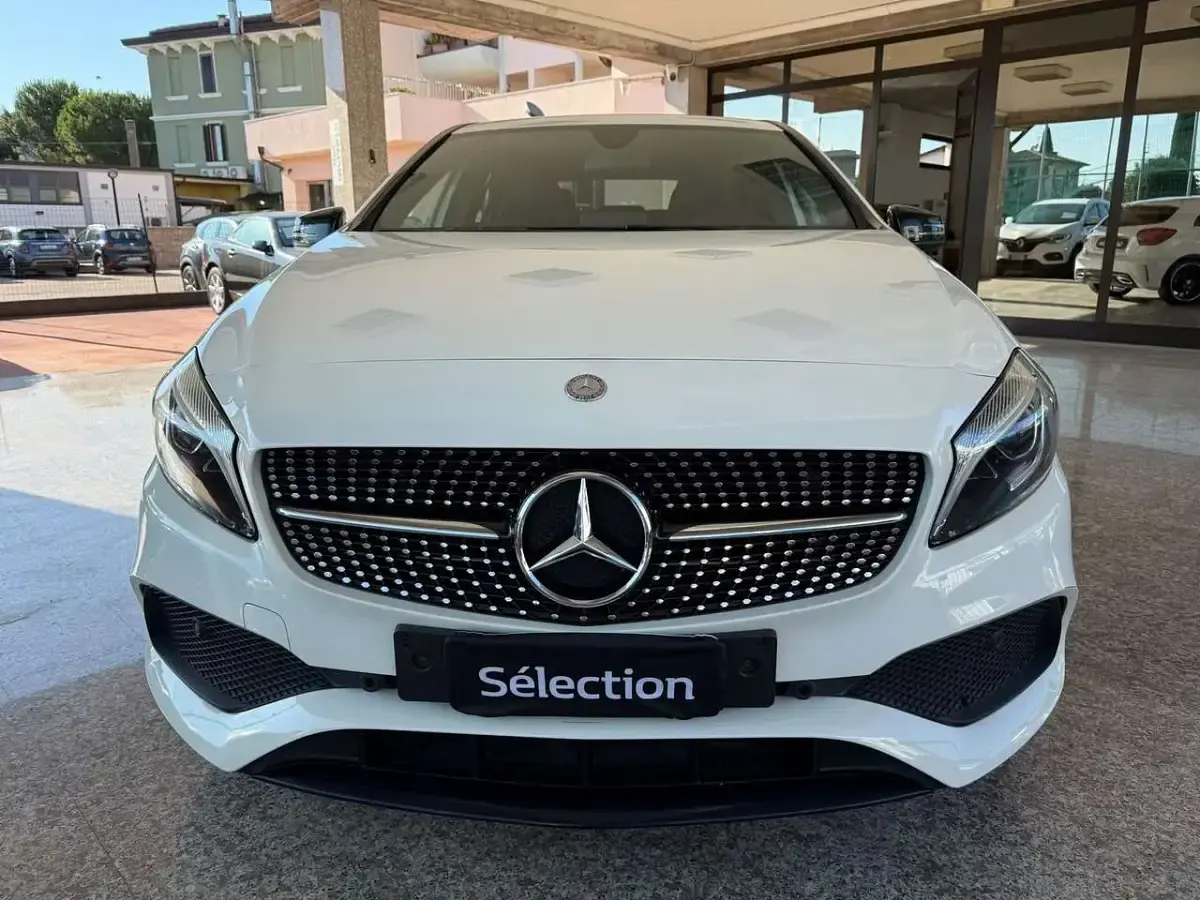 Usata Mercedes A200 Premium 136 CV (100 kW) 2016 Bianco Utilitaria