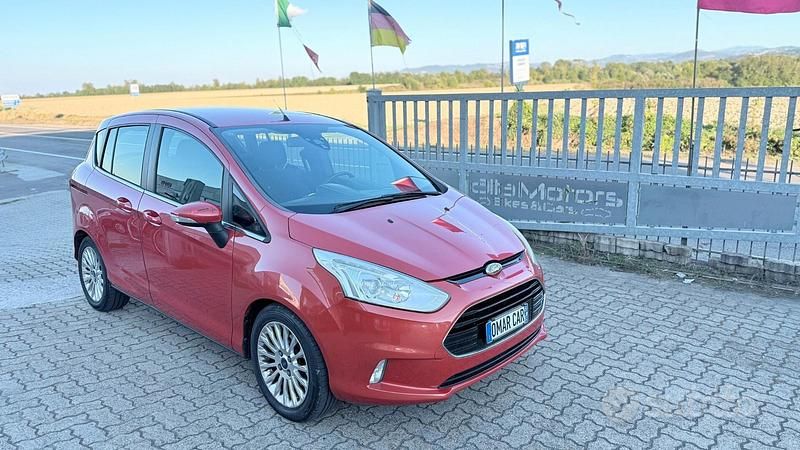 Usado Ford B-MAX 95 CV (69 kW) 2013 Naranja Monovolumen