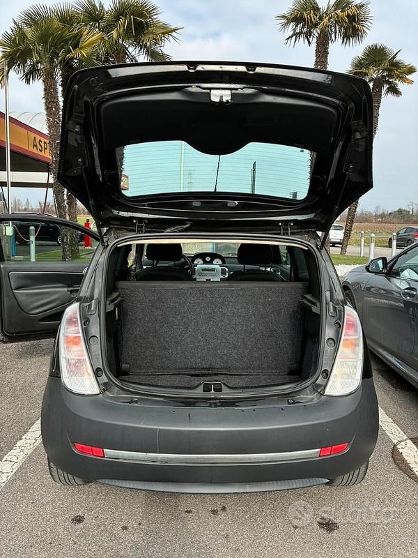 Usata Lancia Ypsilon 69 CV (50 kW) 2011 Nero Utilitaria