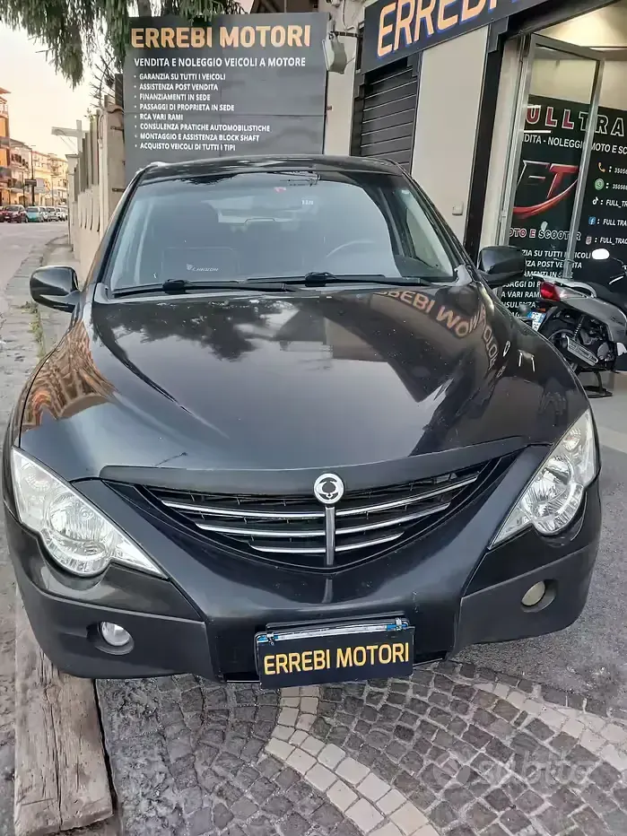 Usata SsangYong Kyron 141 CV (103 kW) 2007 Nero SUV