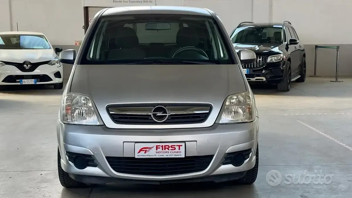 Usata Opel Meriva Enjoy 90 CV (66 kW) 2010 Grigio Monovolume