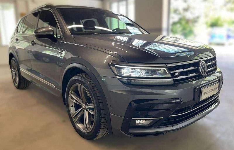 Usata VW Tiguan Allspace R-line 190 CV (139 kW) 2018 Grigio daytona SUV