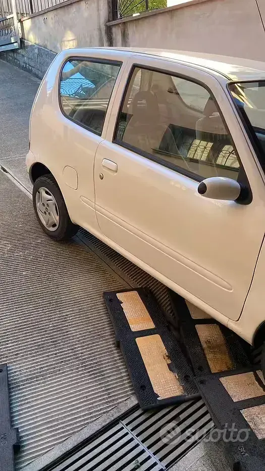 Usata Fiat 600 54 CV (39 kW) 2008 Bianco Utilitaria