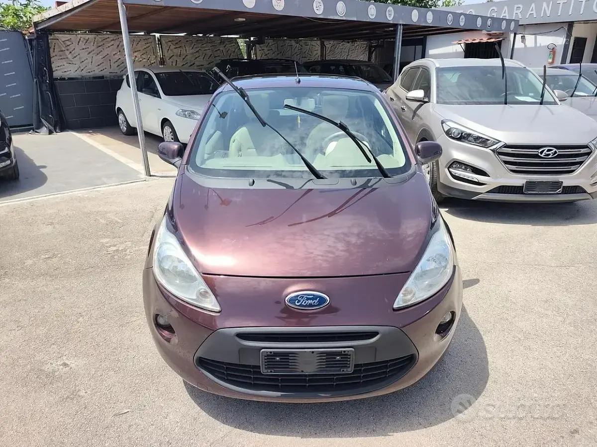 Usata Ford Ka Titanium 69 CV (50 kW) 2011 Rosso Utilitaria