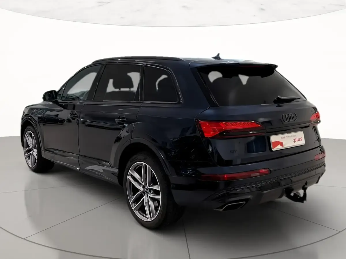 Usata Audi Q7 S-Line 286 CV (210 kW) 2025 Grigio waitomo metallizzato SUV