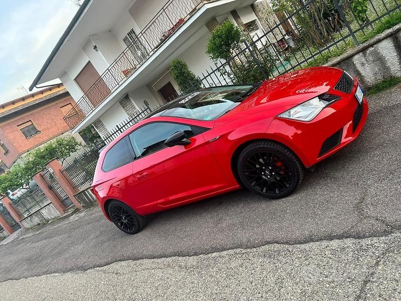 Usata Seat Leon 105 CV (77 kW) 2014 Rosso Station wagon