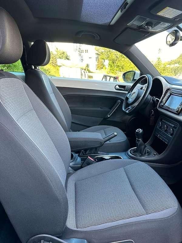 Usata VW Beetle 105 CV (77 kW) 2012 Bianco Utilitaria