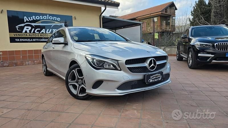 Usado Mercedes CLA200 Premium 136 CV (100 kW) 2019 Gris Familiar