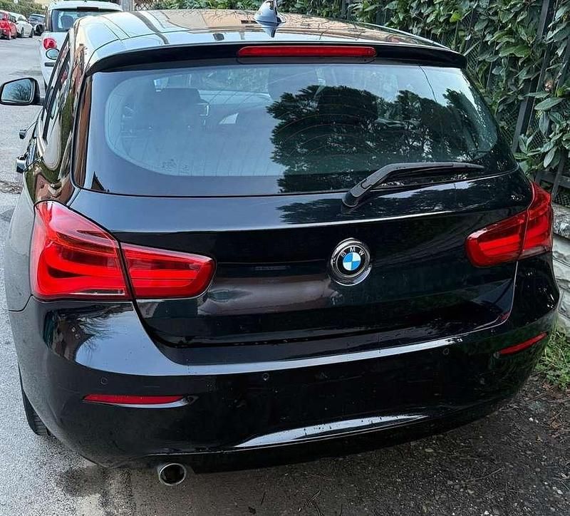 Usado BMW 116 116 CV (85 kW) 2015 Negro Utilitario