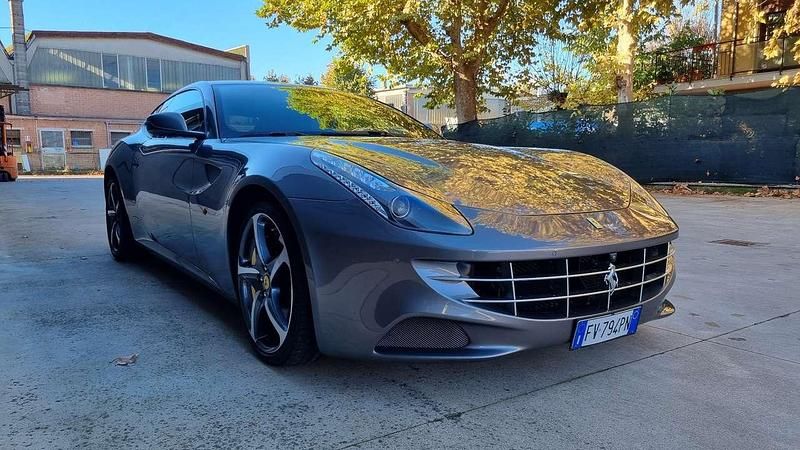 Usata Ferrari FF 659 CV (484 kW) 2011 Grigio Station wagon
