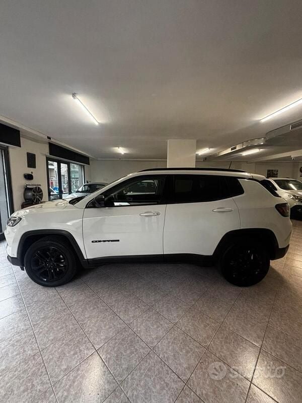Usata Jeep Compass Night Eagle 131 CV (96 kW) 2022 Bianco SUV