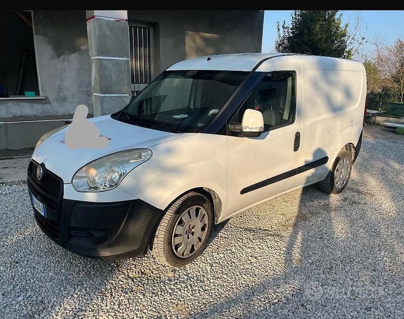 Usata Fiat Doblò 90 CV (66 kW) 2013 Bianco Monovolume