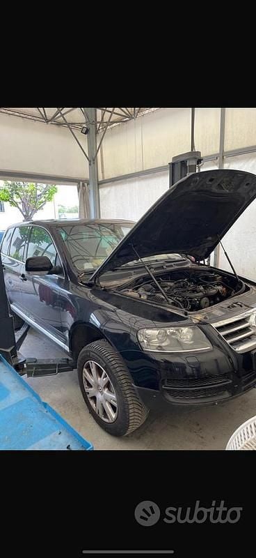 Nero Usata 2006 VW Touareg SUV | 1500 € (Super prezzo) - Immagine 1/4