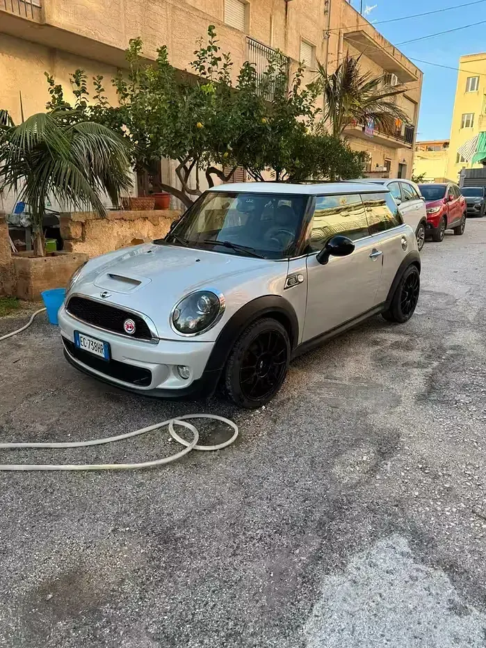 Usata Mini Cooper S 184 CV (135 kW) 2010 Giallo Utilitaria