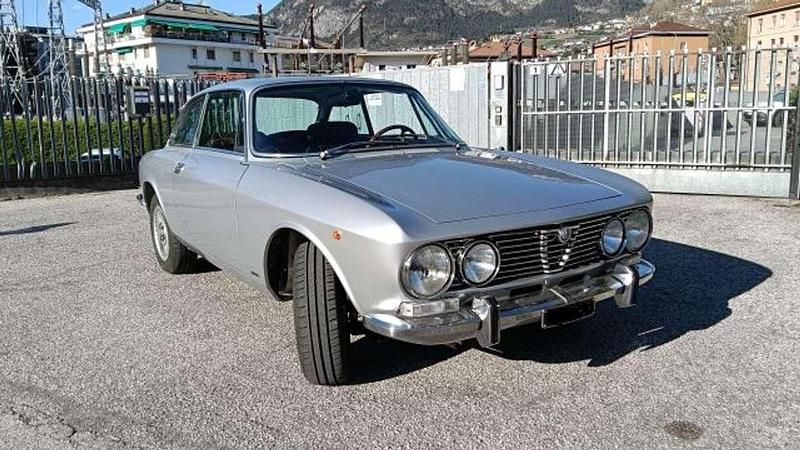 Usata Alfa Romeo 2000 131 CV (96 kW) 1972 Argento Coupé