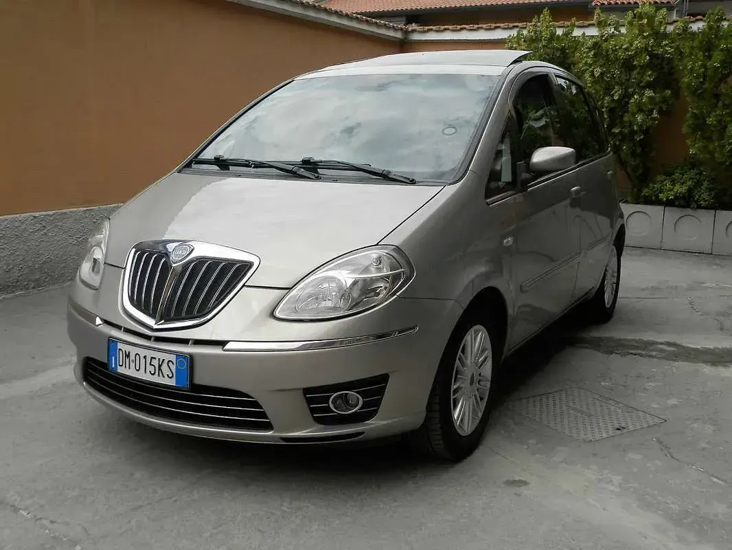 Usata Lancia Musa 95 CV (69 kW) 2008 Monovolume