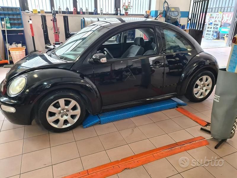 Usata VW Beetle 101 CV (74 kW) 2003 Nero