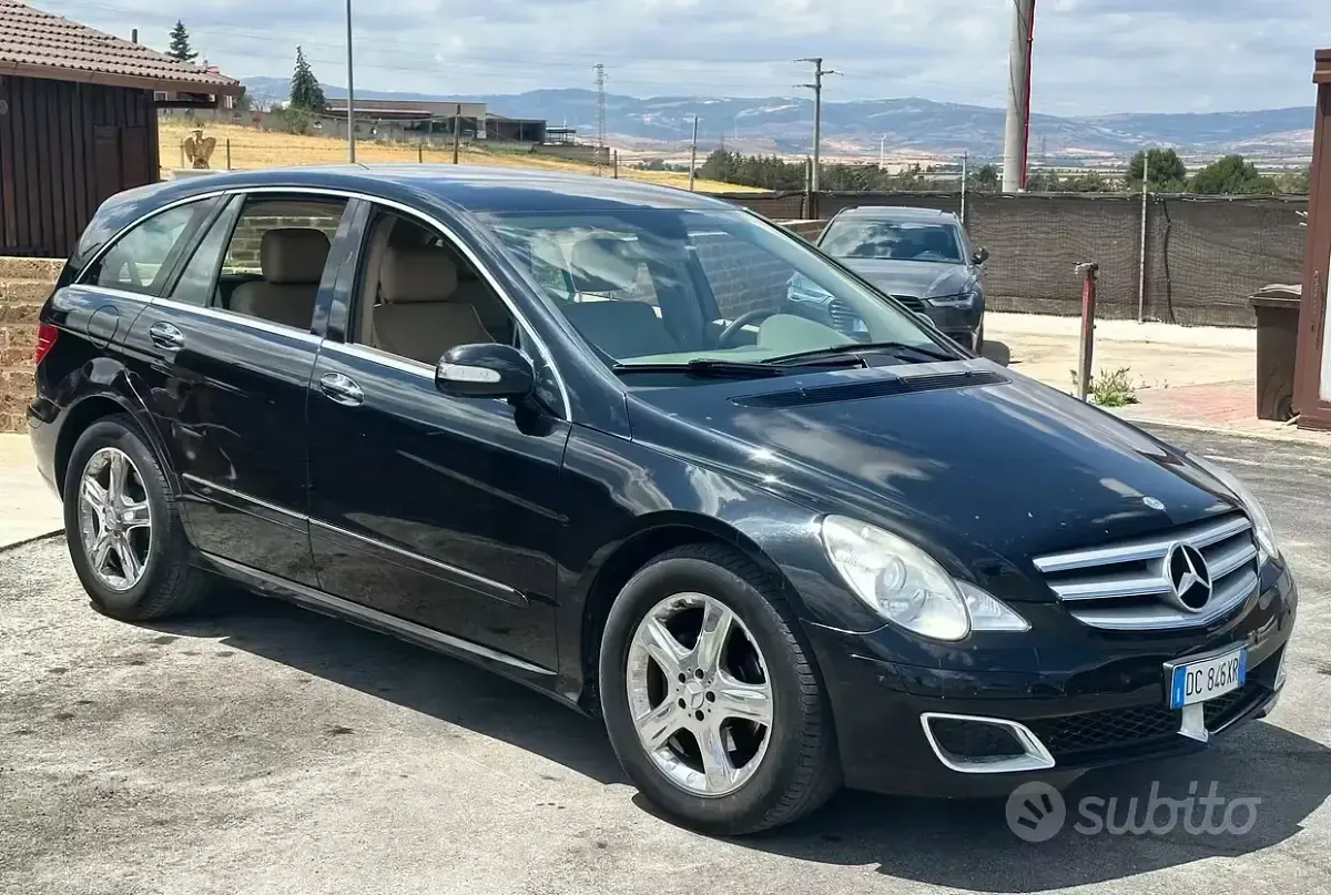 Usata Mercedes R320 Chrome 224 CV (164 kW) 2006 Nero Station wagon
