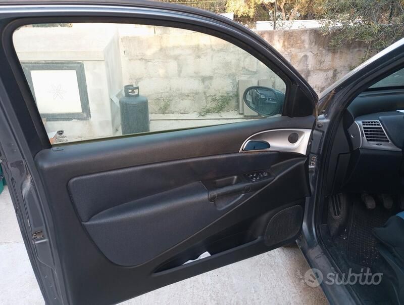 Usata Lancia Ypsilon 60 CV (44 kW) 2008 Grigio Utilitaria