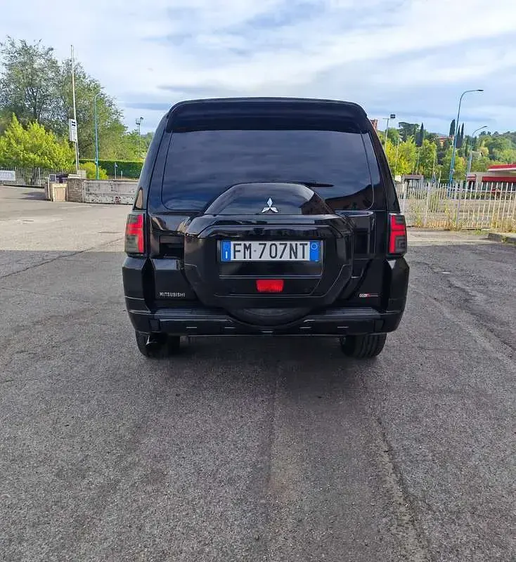 Usata Mitsubishi Pajero Edition 190 CV (139 kW) 2017 Nero SUV