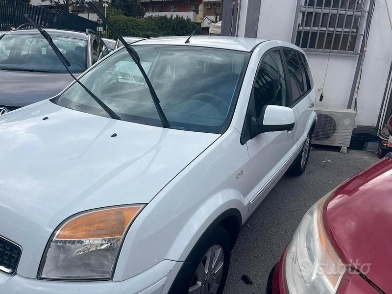 Usata Ford Fusion 68 CV (50 kW) 2007 Bianco Utilitaria