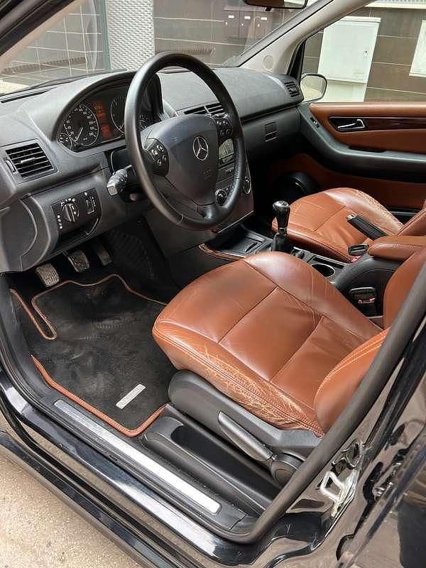 Usata Mercedes A180 109 CV (80 kW) 2007 Nero Monovolume