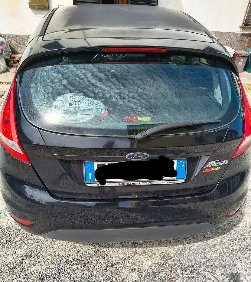 Usata Ford Fiesta 60 CV (44 kW) 2010 Nero Berlina