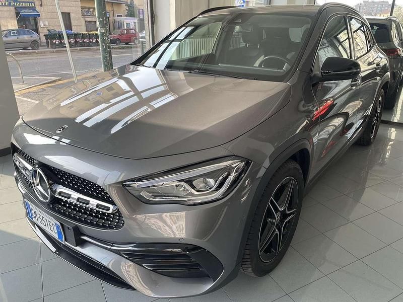 Usata Mercedes GLA200 AMG line 150 CV (110 kW) 2023 Grigio SUV