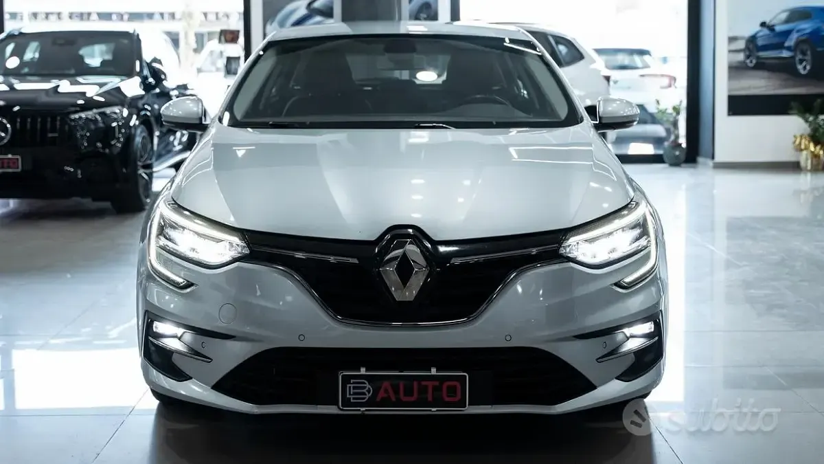 Usata Renault Mégane GrandTour 116 CV (85 kW) 2023 Grigio Station wagon