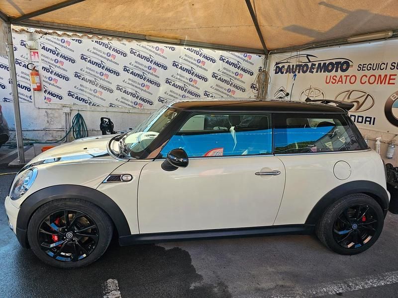 Usata Mini Cooper D 150 CV (110 kW) 2010 Beige Utilitaria