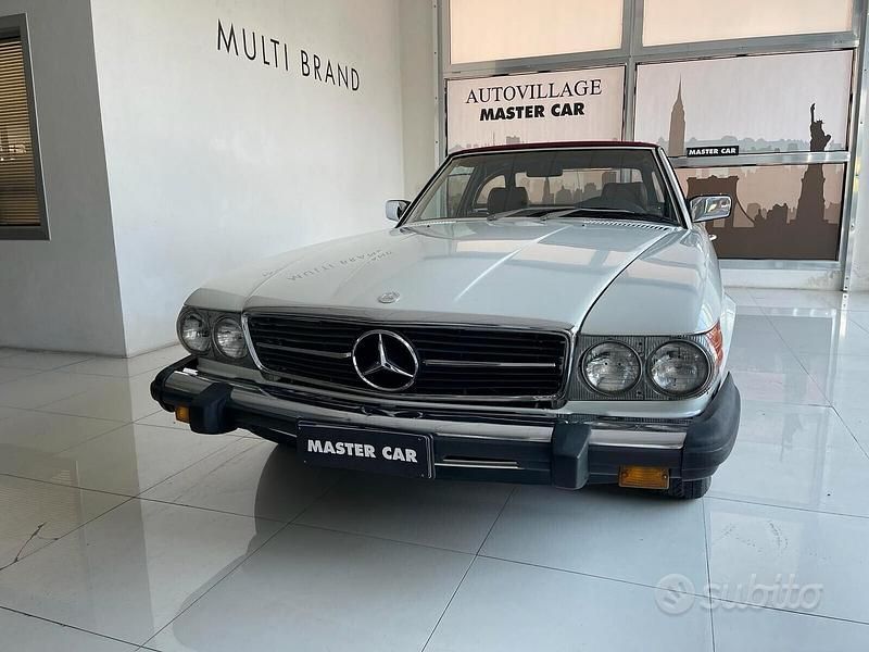 Begagnad Mercedes SL380 218 HK (160 kW) 1982 Cab