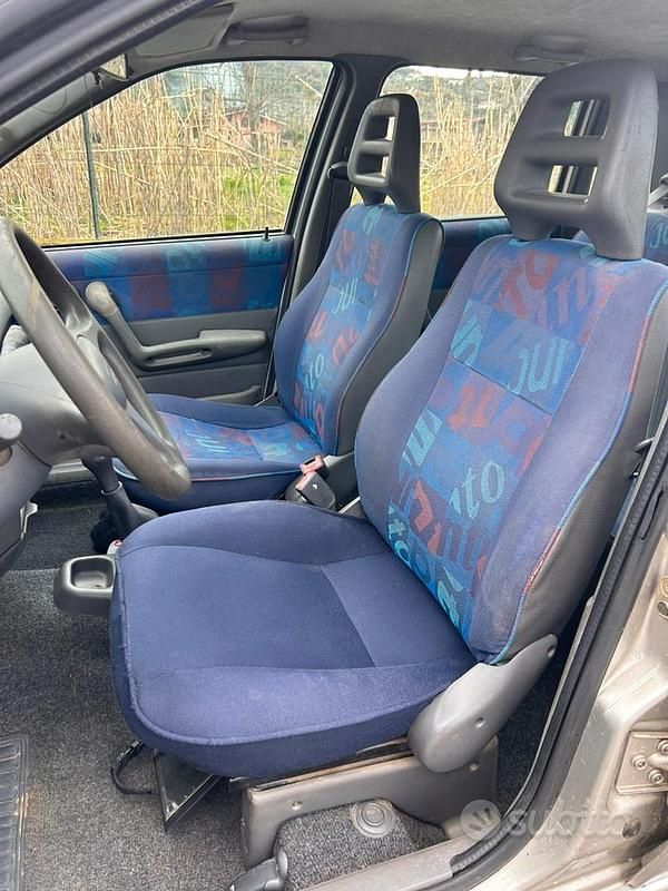 Usata Fiat Punto 54 CV (39 kW) 1999 Grigio Utilitaria