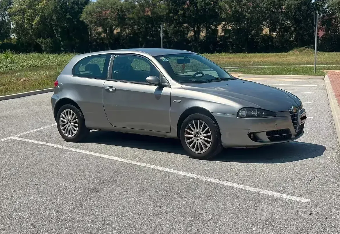 Usata Alfa Romeo 147 150 CV (110 kW) 2008 Grigio Utilitaria