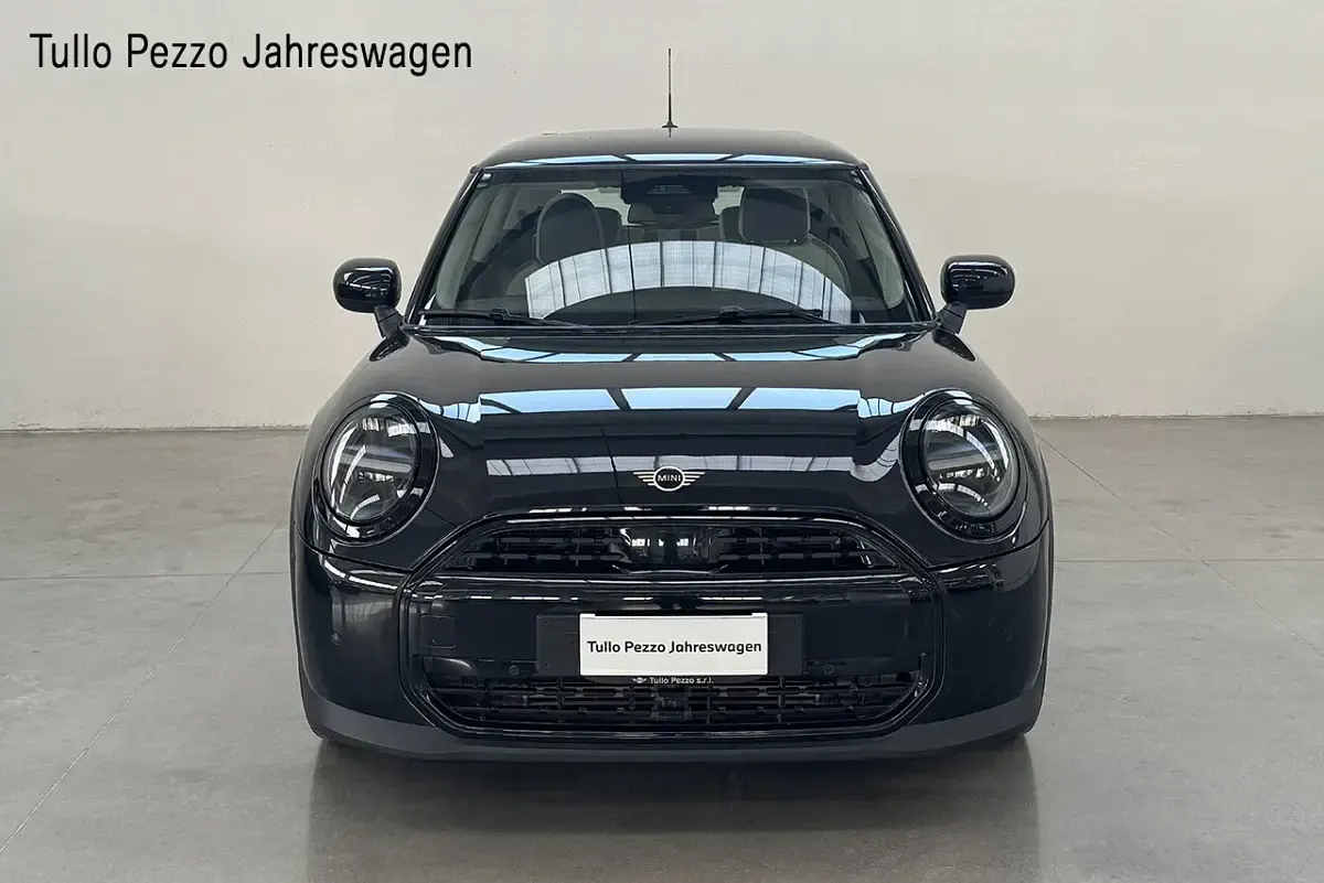 Usata Mini Cooper Classic 156 CV (114 kW) 2024 Midnight black metallizzato Utilitaria
