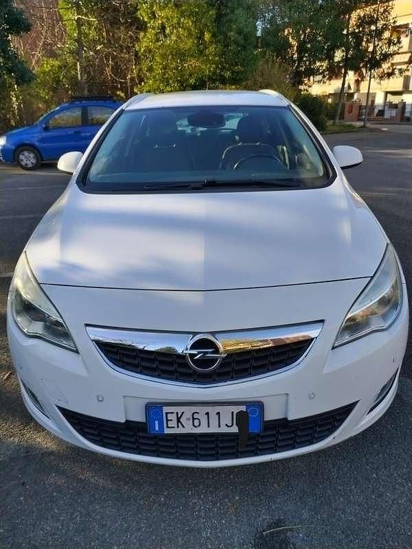 Usata Opel Astra 110 CV (80 kW) 2011 Station wagon