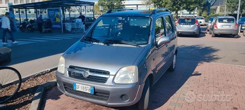 Usata Opel Agila 69 CV (50 kW) 2007 Grigio Utilitaria