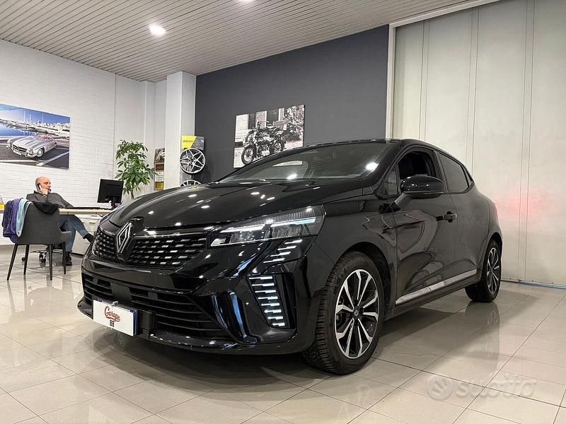Usata Renault Clio V Techno 91 CV (66 kW) 2025 Nero etoile' Berlina