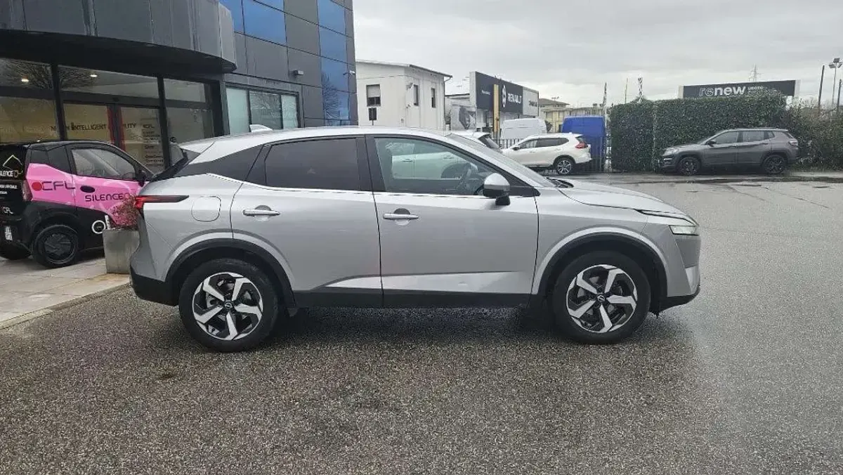 Usata Nissan Qashqai N-Connecta 140 CV (102 kW) 2023 Argento SUV